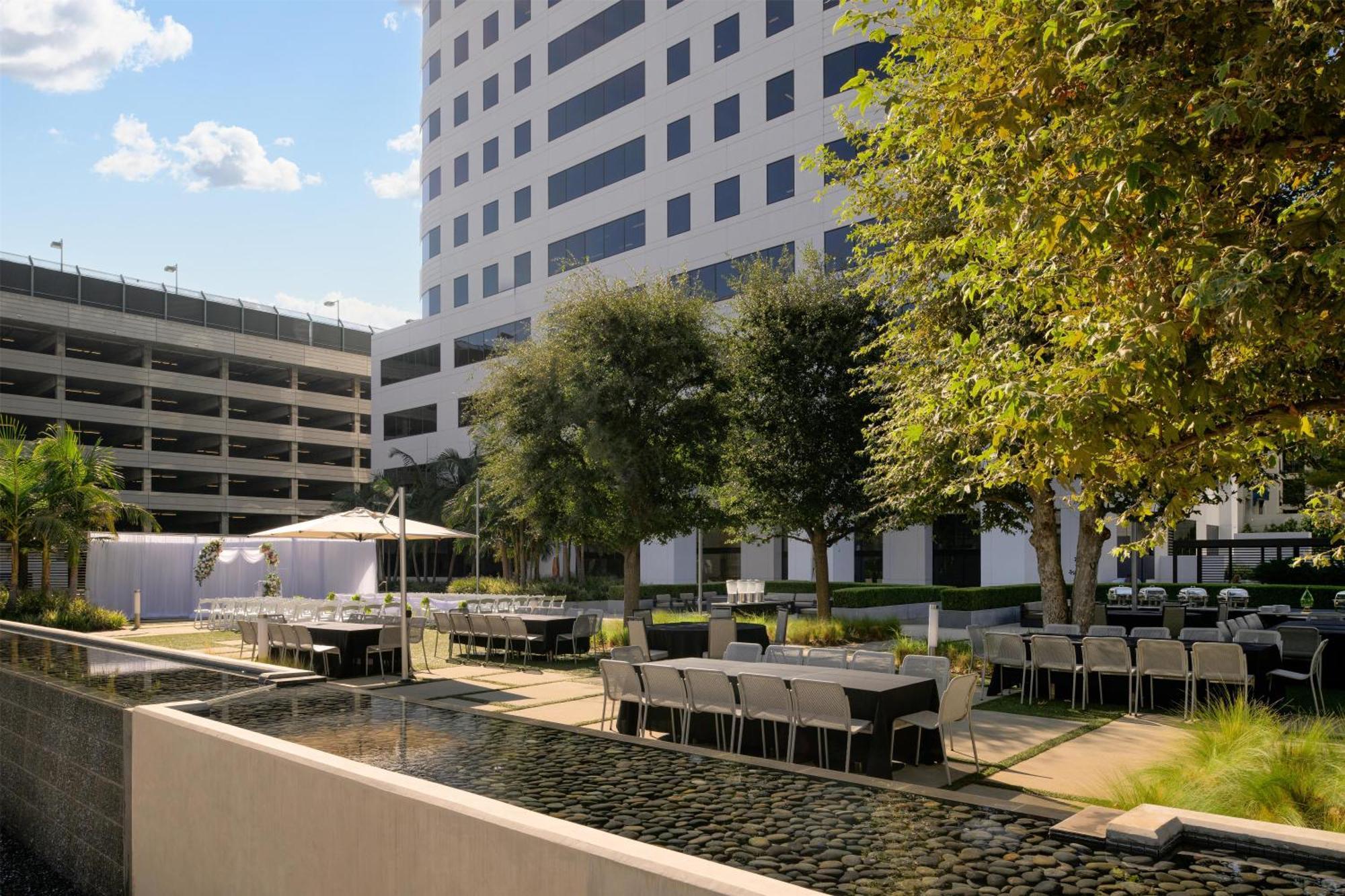 Hilton Woodland Hills/ Los Angeles — Photos 1